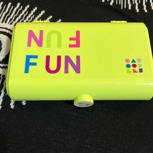 NWOT Caboodles fun fun beauty organizer